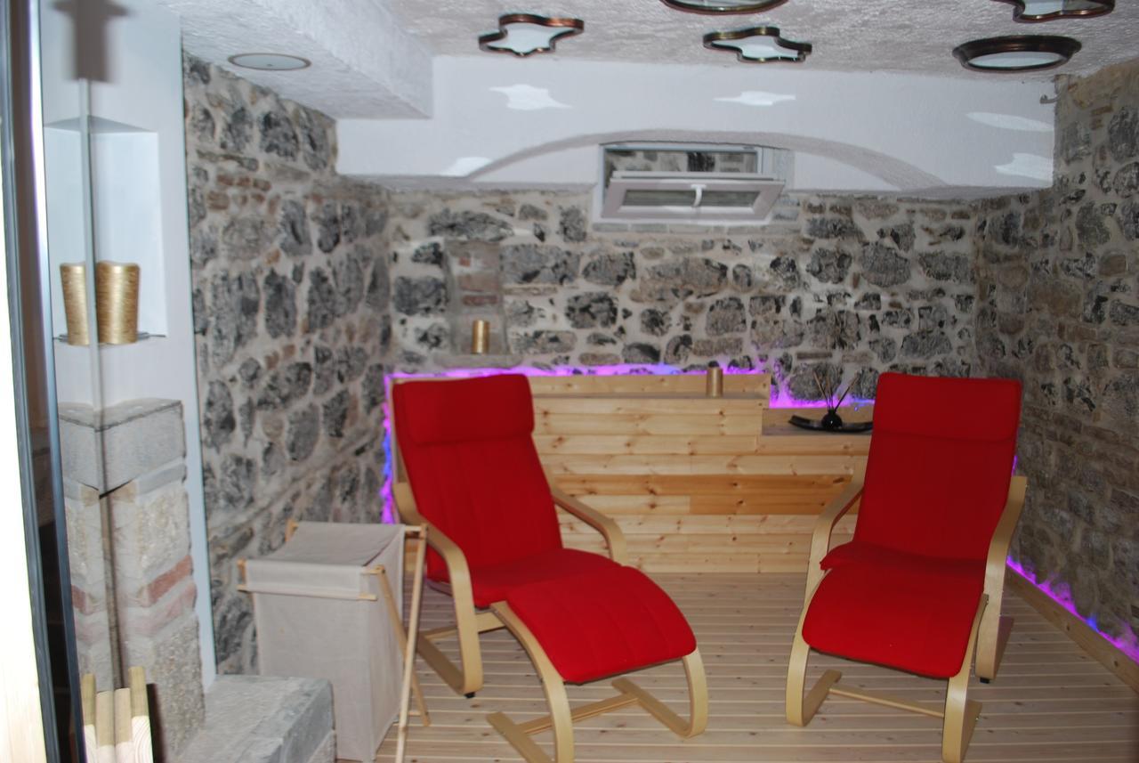Hotel Vila Sigal Korce Exterior foto