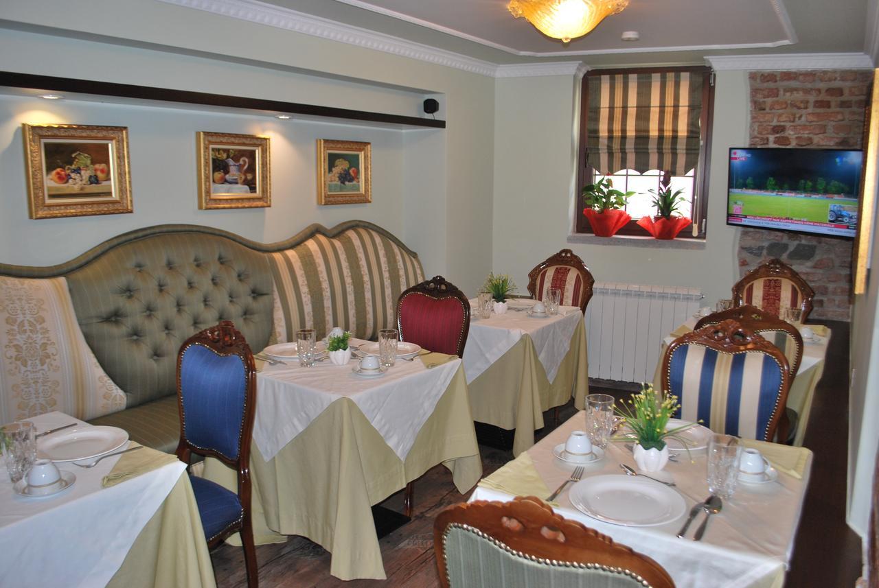 Hotel Vila Sigal Korce Exterior foto